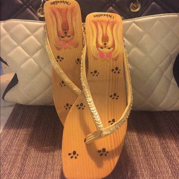 Woodies Shoes - ☯️Hand Painted Wood Wedges w/ Puppy☯️